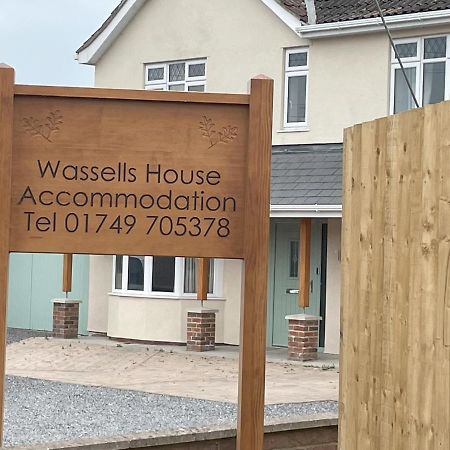 Wassells House Accommodation Чедър Екстериор снимка